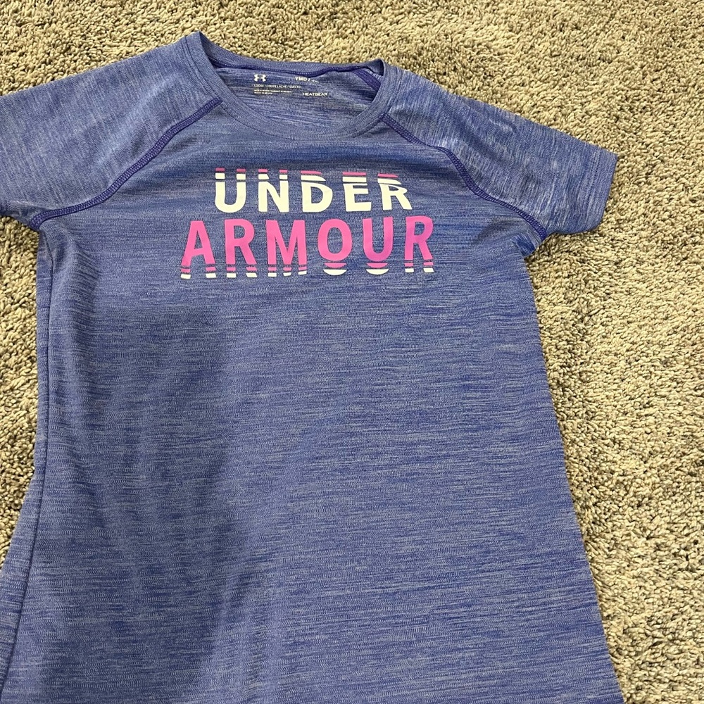 Super comfy athletic tshirt!
